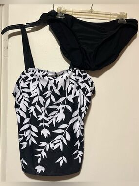 Kona Sol Black & White Leaf-Print Tankini Padded Swimsuit